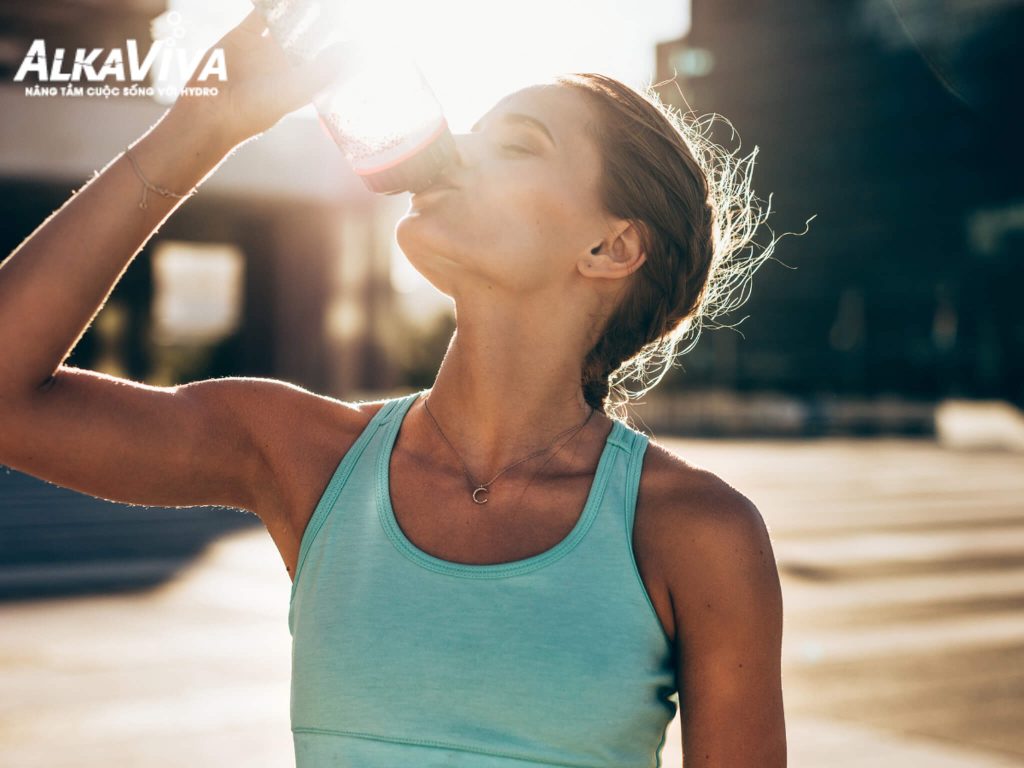 NƯỚC ION KIỀM GIÀU HYDRO CHỐNG OXY HOÁ MẠNH MẼ – VÌ SAO?